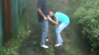 Public Indian Couple'S Wild Blowjob Session