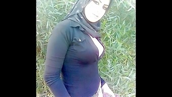 Amateur Turkish-Arabic-Asian Hijab Mix Photo Series Vol. 7