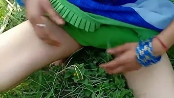 Desi Babe Wants To Have Hardcore Sex Outdoors