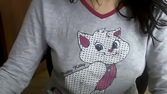 Solo Webcam Performance By A Charming Turkish Cam Girl